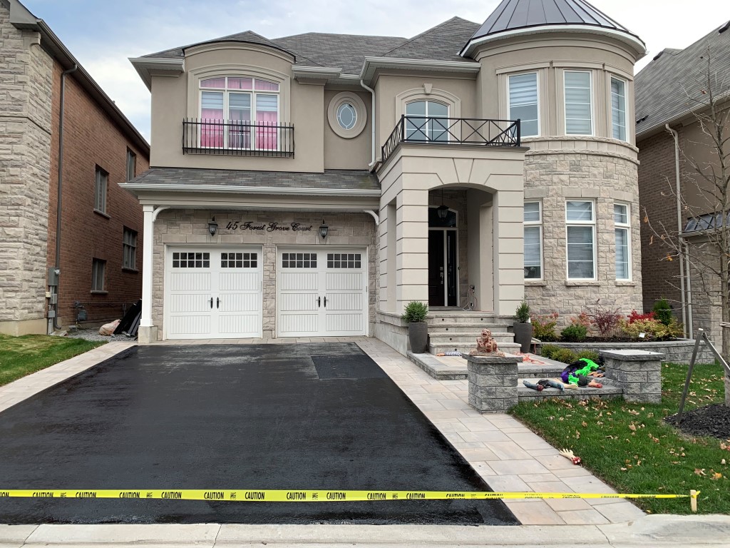 driveway residential asphalt sealing