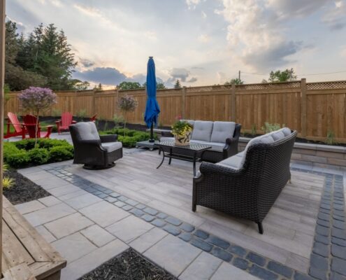 Interlocking Brampton Lounge