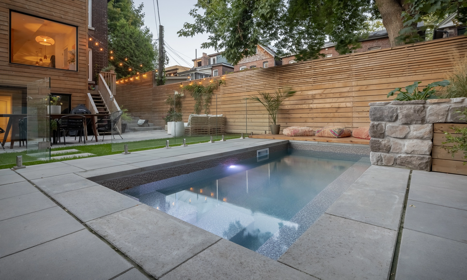 Swimming pools _1_
